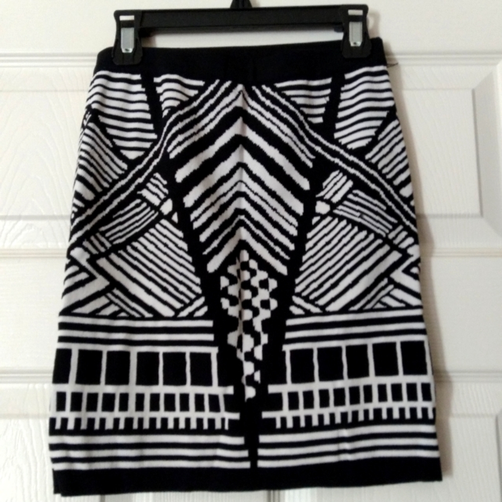 Chord Tight Fit black and white mini skirt size women's XS
